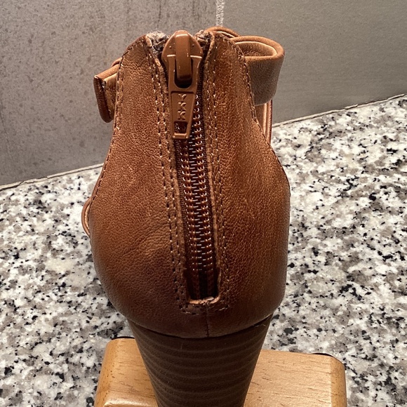 Sofft Tan Leather Sandals Size 7.5 - Picture 2 of 8